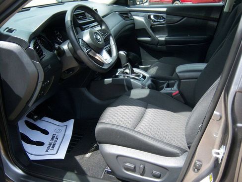 Used 2019 Nissan Rogue SV FWD image 10