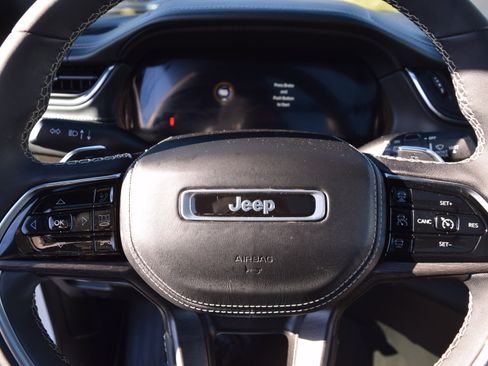 Used 2024 Jeep Grand Cherokee L Overland image 13