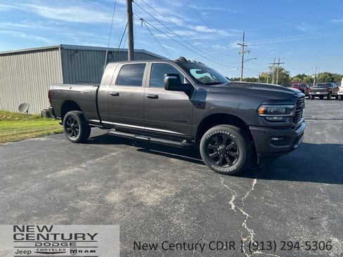Used 2023 RAM 2500 Laramie AWD/4WD image 3