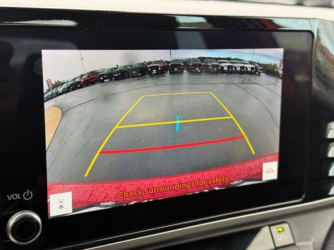 Certified 2025 Toyota Camry SE image 21