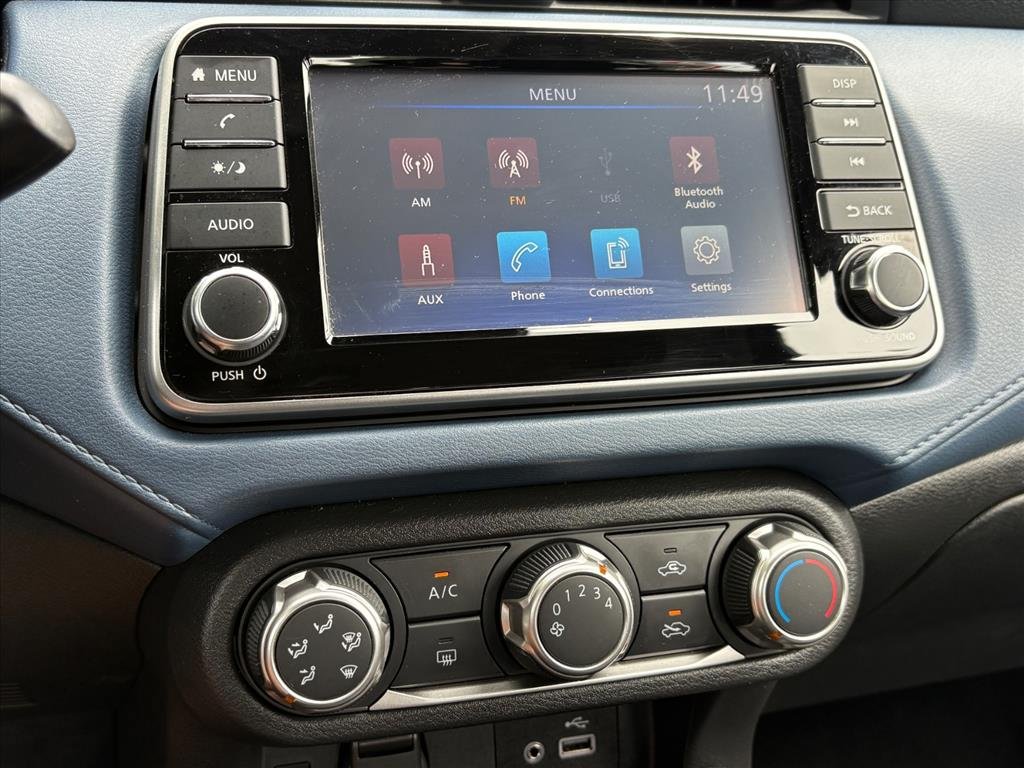 Used 2025 Nissan Versa SV FWD image 10