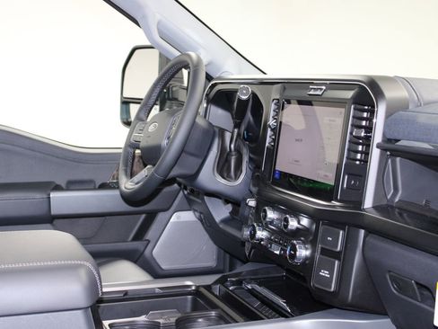 New 2026 Ford F250 Lariat w/ Black Appearance Package AWD/4WD image 32