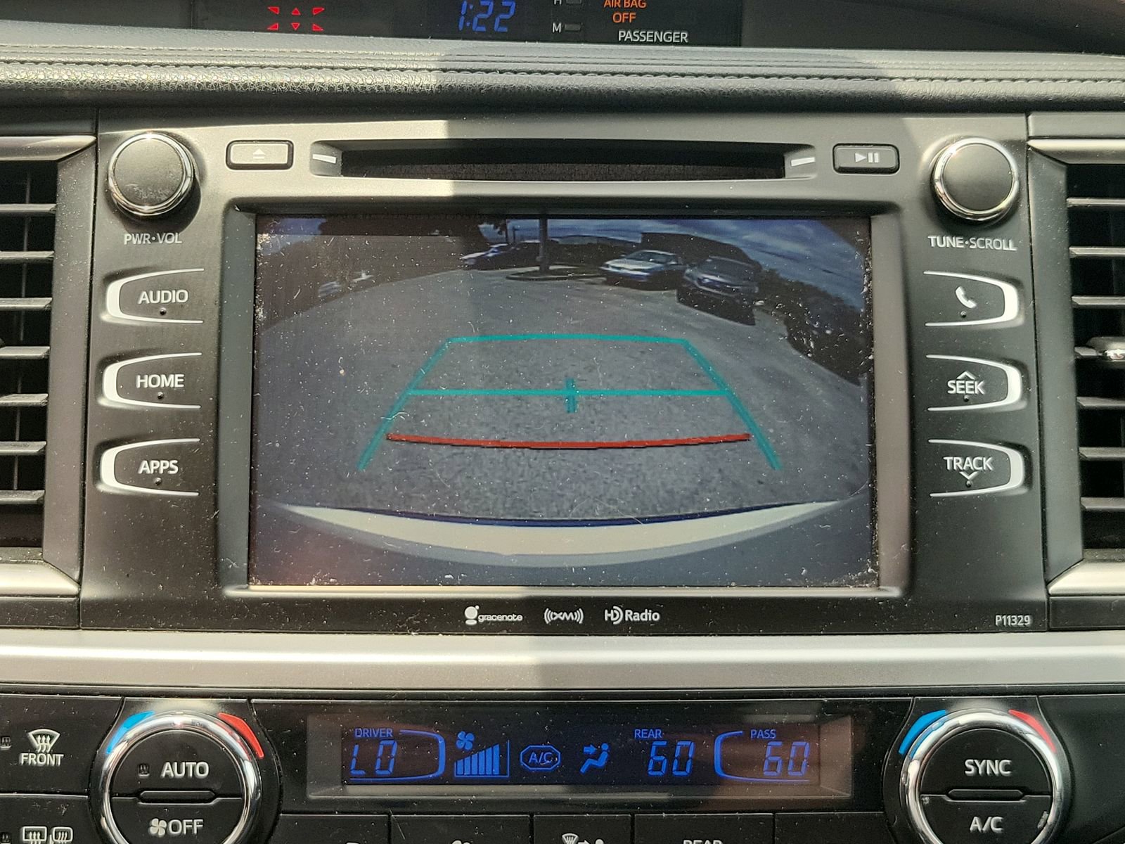 Used 2018 Toyota Highlander Plus AWD/4WD image 25