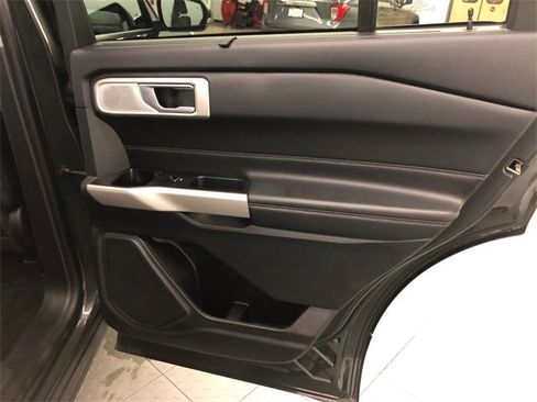 Used 2023 Ford Explorer Limited w/ Limited Technology Package image 33