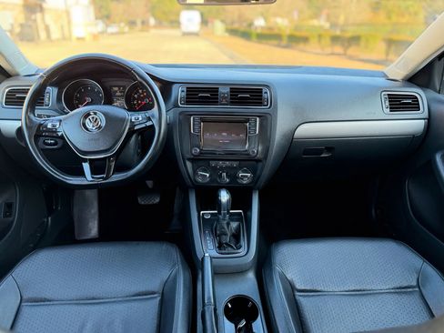 Used 2016 Volkswagen Jetta SE image 10