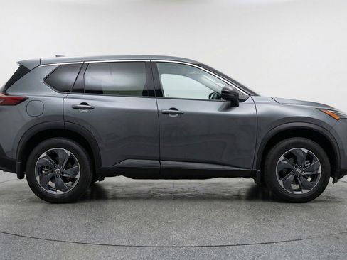 Used 2025 Nissan Rogue SV AWD/4WD image 11
