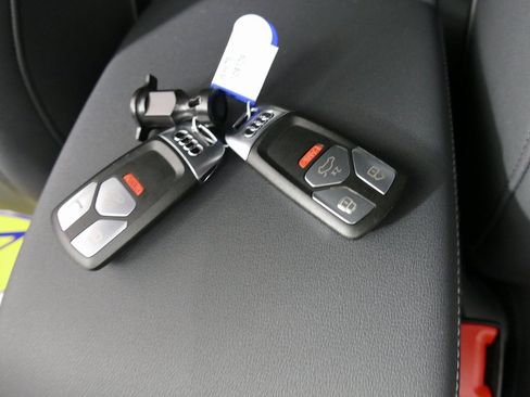 Used 2024 Audi Q5 e Premium Plus image 13