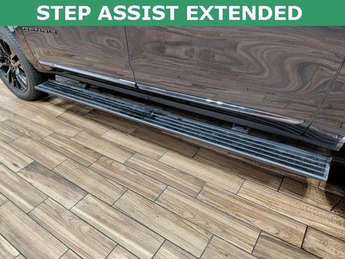 Used 2025 GMC Yukon XL Denali Ultimate w/ LPO, Floor Liner Package image 20