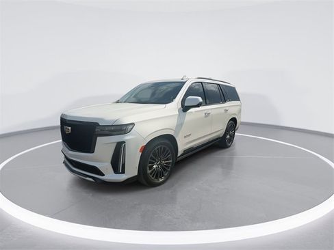 Used 2023 Cadillac Escalade V w/ Heavy-Duty Trailer Package image 4