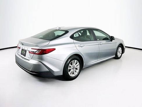 Used 2025 Toyota Camry LE image 9