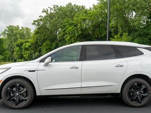 Used 2024 Buick Enclave Essence w/ Experience Buick Package AWD/4WD image 9