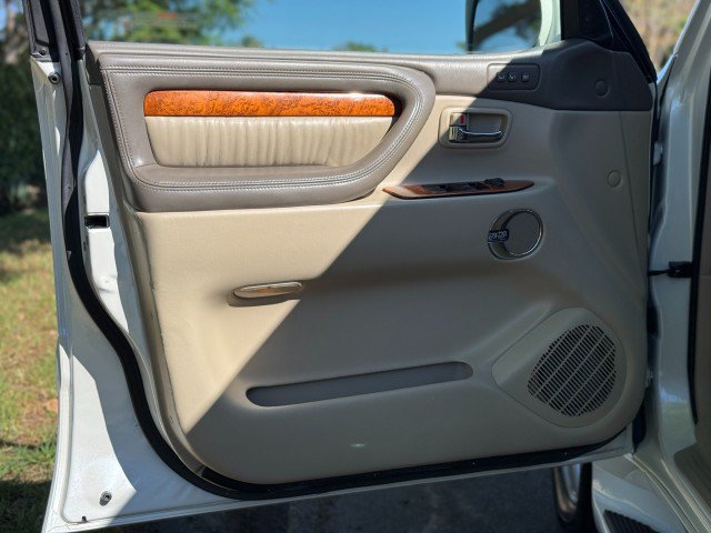 Used 2004 Lexus LX 470 4WD image 15
