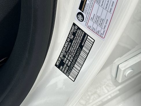 Certified 2023 Mercedes-Benz EQS 580 4MATIC Sedan image 37