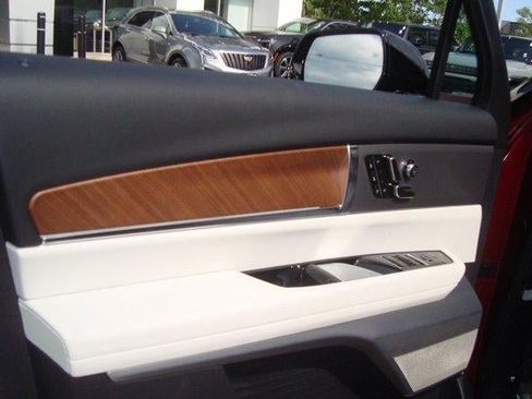 New 2026 Cadillac Vistiq Sport image 8