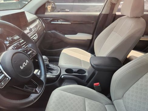 Certified 2023 Kia Seltos EX AWD/4WD image 8