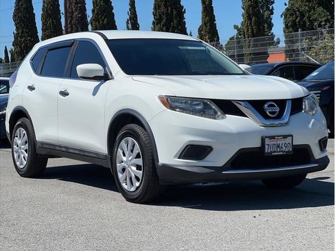 Used 2016 Nissan Rogue S FWD image 3