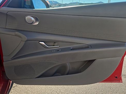 Used 2024 Hyundai Elantra SEL image 28