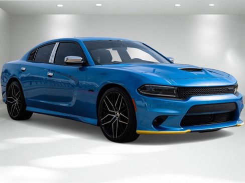 Used 2023 Dodge Charger R/T w/ Plus Group image 6