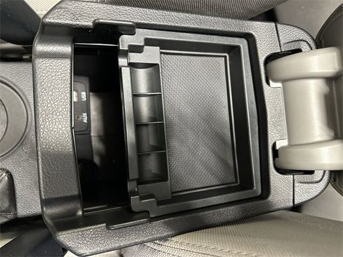 Used 2016 Subaru Forester 2.5i Premium w/ All-Weather Package image 36