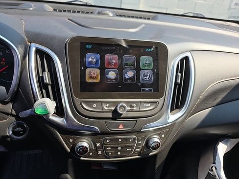 Used 2018 Chevrolet Equinox Premier FWD image 15