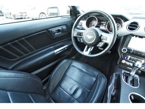 Used 2017 Ford Mustang GT Premium w/ Equipment Group 401A RWD image 9