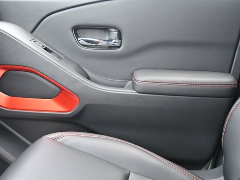 New 2025 Nissan Frontier PRO-4X w/ Pro Premium Package image 30