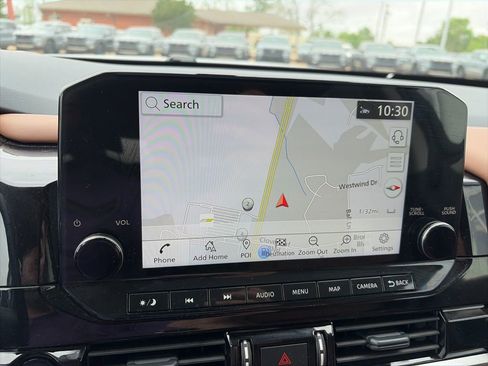 Used 2025 Nissan Pathfinder Platinum w/ Cargo Package image 17