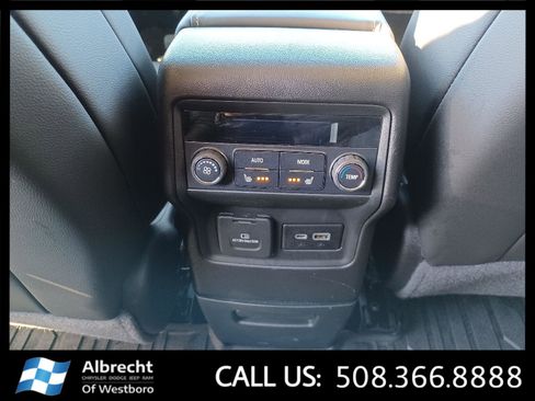 Used 2020 GMC Acadia Denali w/ Denali Ultimate Package image 27