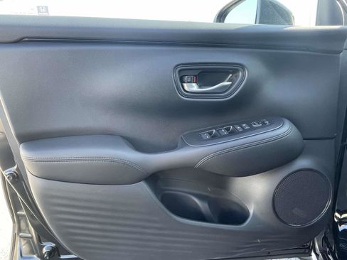 New 2026 Honda HR-V LX image 5