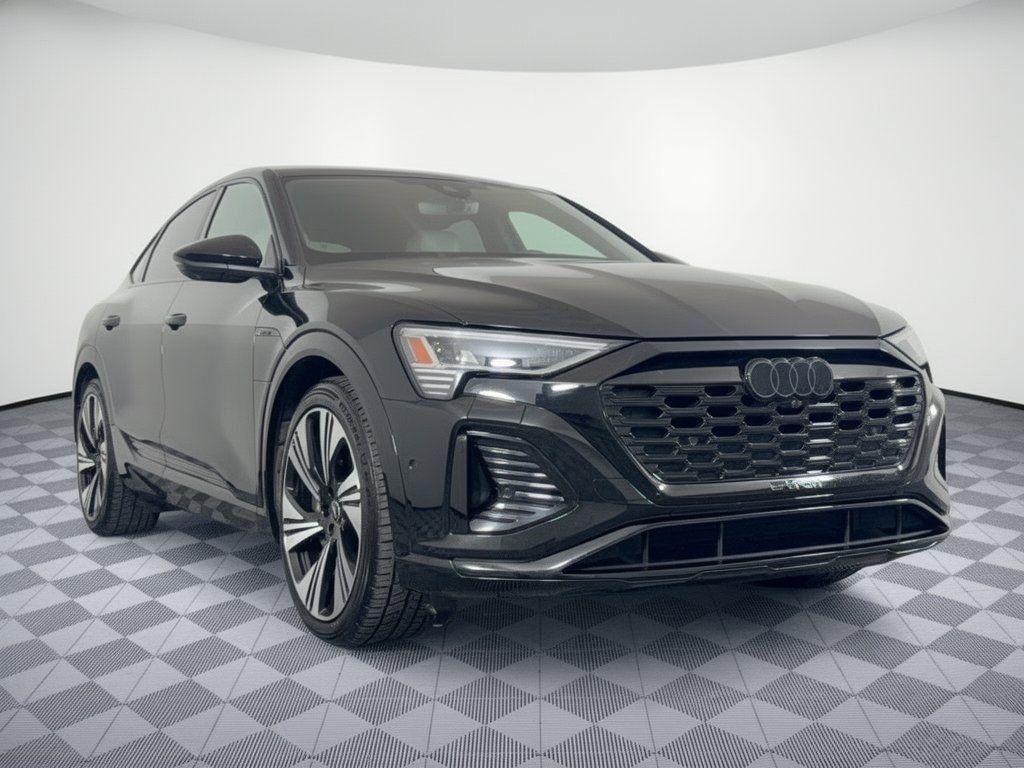 Used 2024 Audi Q8 e-tron Prestige AWD/4WD image 7