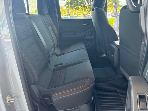 Used 2024 Nissan Frontier PRO-4X w/ Technology Package AWD/4WD image 17