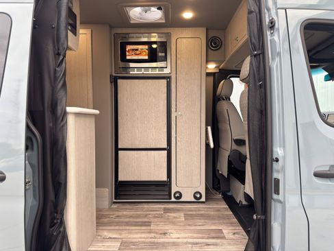 Used 2023 Mercedes-Benz Sprinter 3500 w/ Parking Package image 40