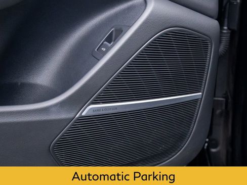 Used 2024 Audi Q8 Prestige w/ Prestige Package image 13