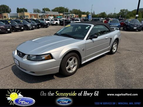 Used 2004 Ford Mustang Convertible RWD image 1