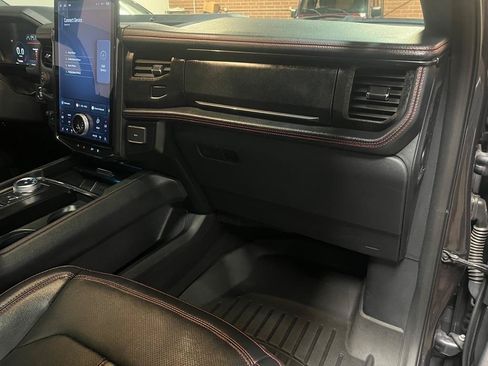 Used 2023 Ford Expedition Limited AWD/4WD image 27