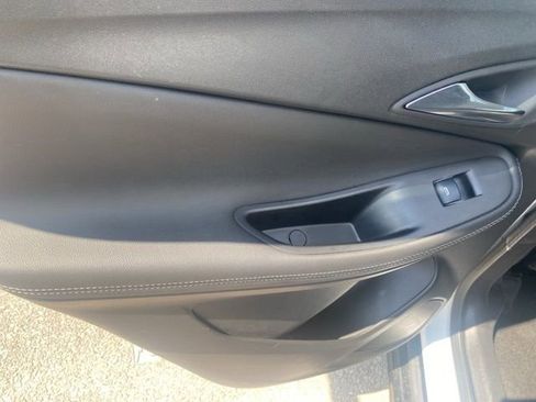 Used 2024 Buick Encore GX Sport Touring image 12