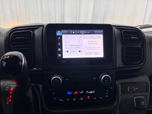 Used 2024 RAM ProMaster 2500 w/ Convenience Group image 25