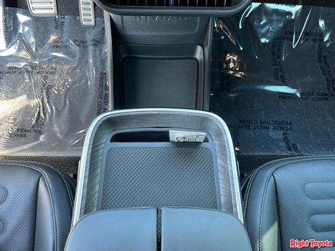 Used 2023 Rivian R1S Adventure AWD/4WD image 29