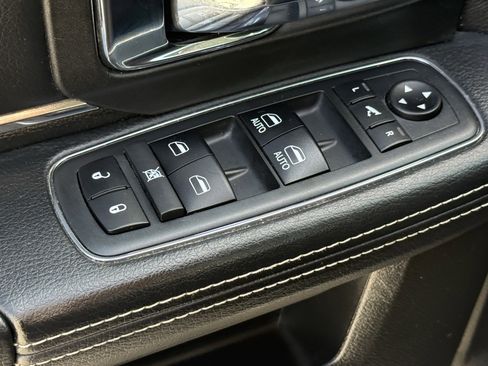 Used 2018 RAM 2500 Laramie image 25