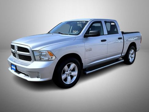 Used 2015 RAM 1500 Express RWD image 1