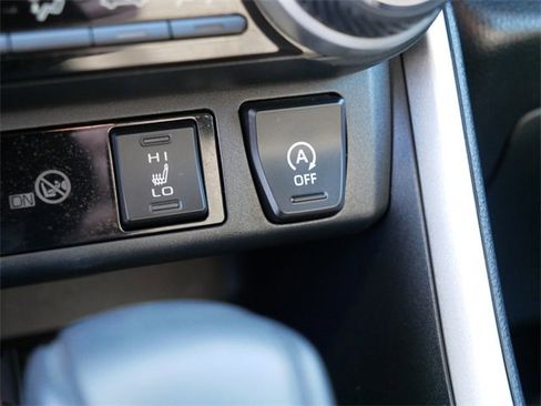 Used 2020 Toyota RAV4 XLE image 32