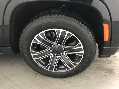 Used 2024 Jeep Wagoneer L Series II w/ Flexible Seating Group image 36