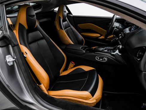 Used 2020 Aston Martin V8 Vantage Coupe image 40