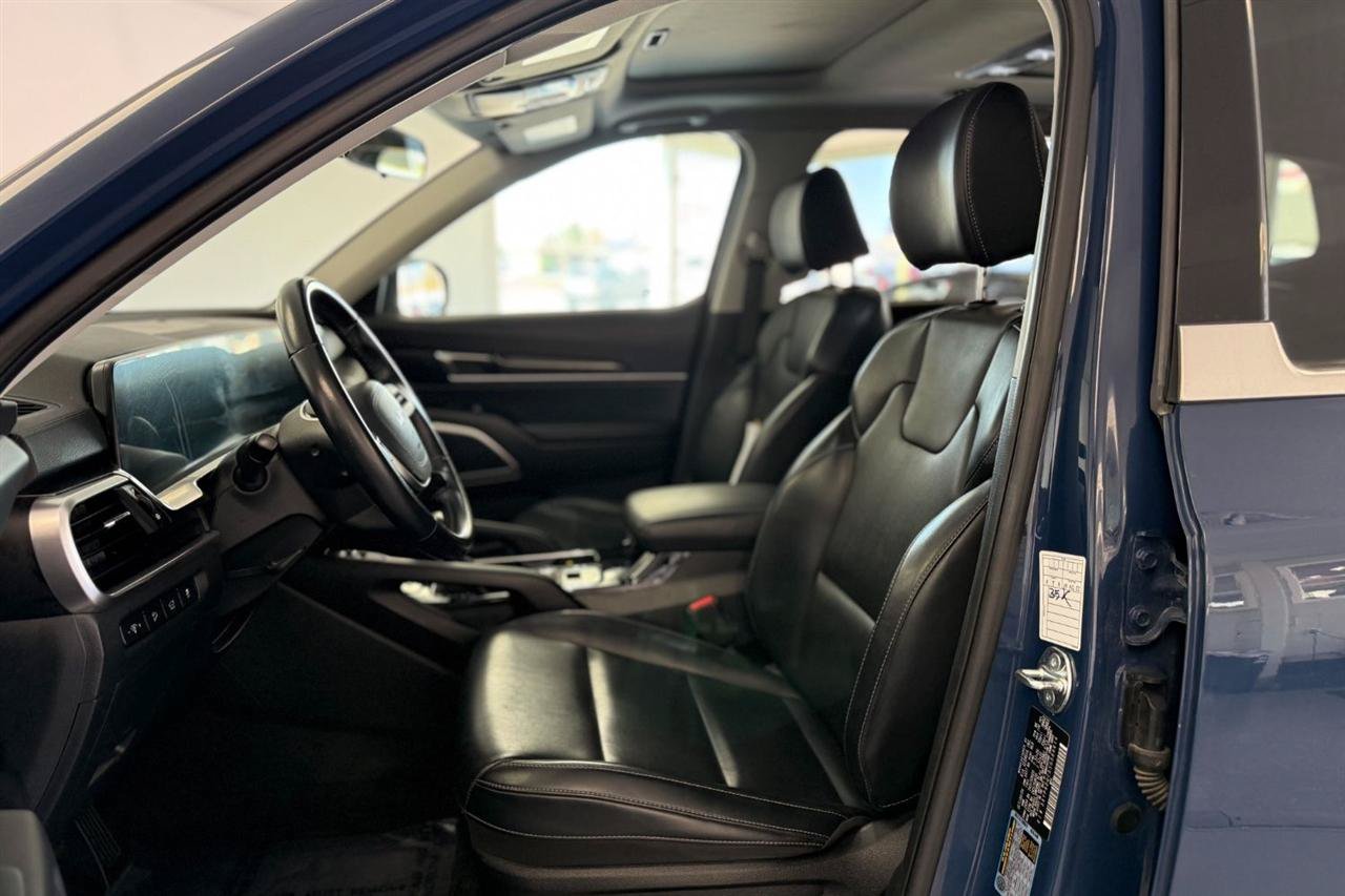 Used 2025 Kia Telluride S AWD/4WD image 9