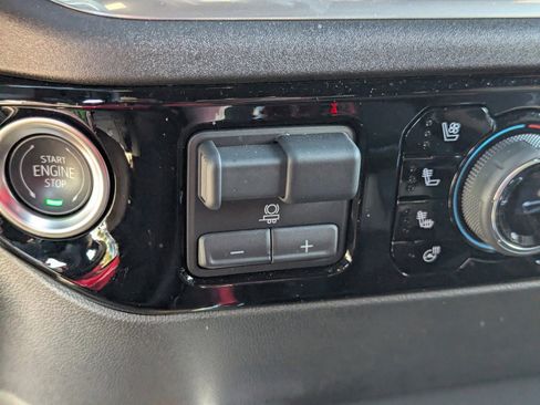 Used 2025 Chevrolet Silverado 1500 High Country image 30