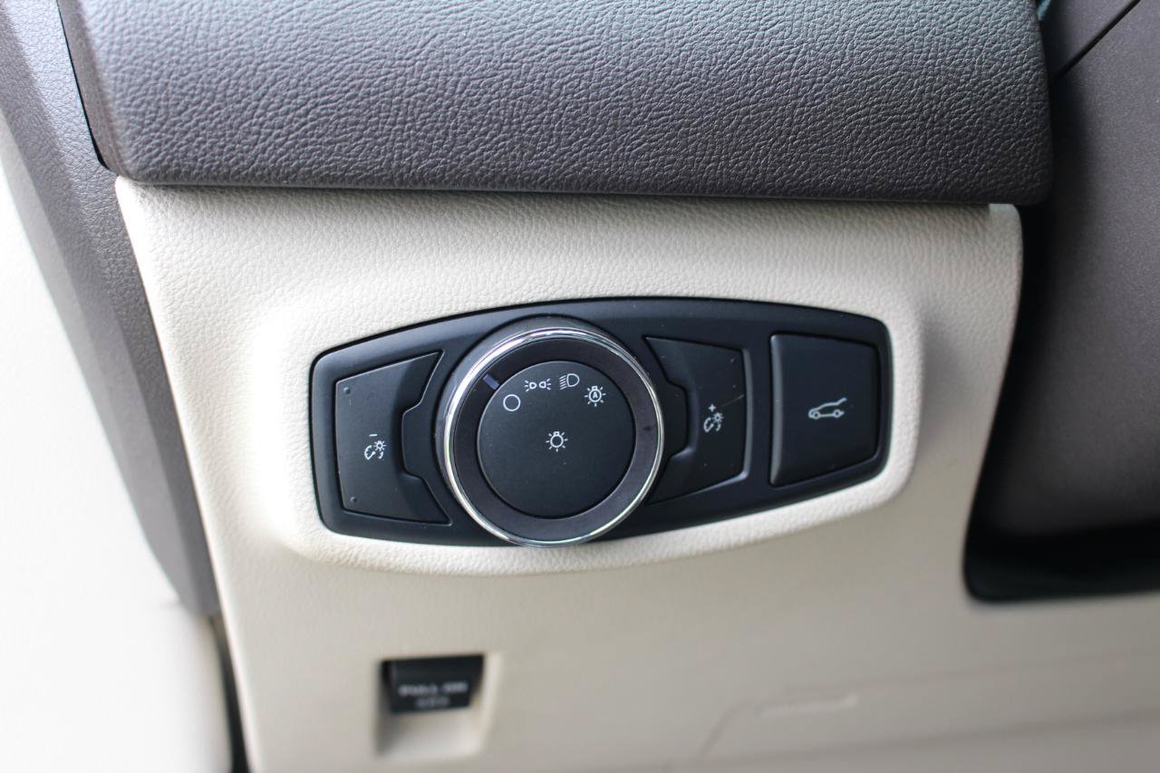Used 2018 Lincoln MKC Select w/ Lincoln MKC Climate Package AWD/4WD image 18