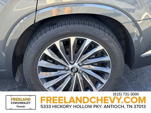 Used 2023 Hyundai Palisade Calligraphy image 11