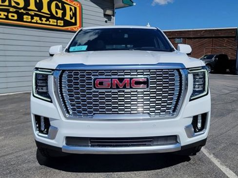 Used 2023 GMC Yukon Denali AWD/4WD image 3