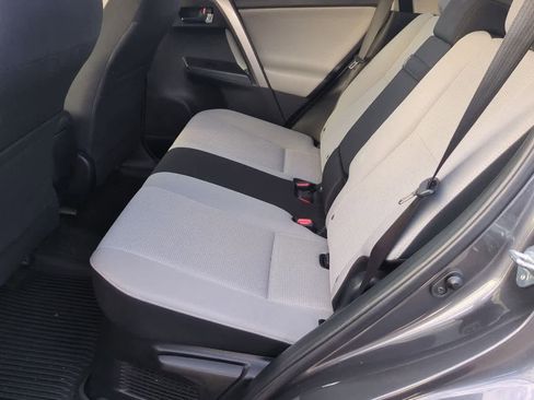 Used 2018 Toyota RAV4 XLE image 19