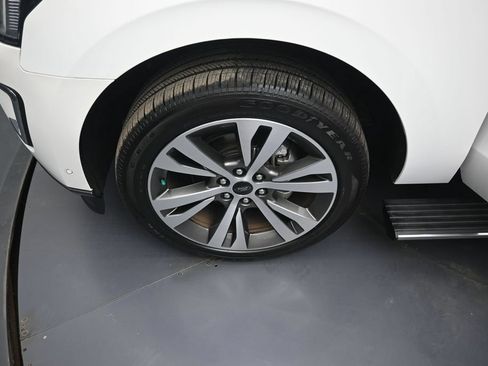 Used 2020 Ford Expedition Limited w/ Equipment Group 302A AWD/4WD image 39